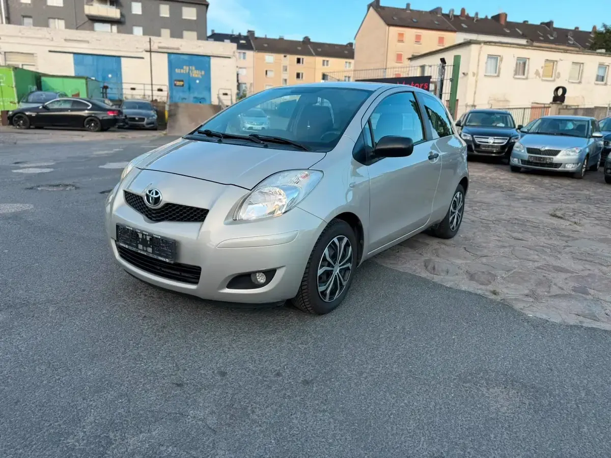 Gebraucht Toyota Yaris Cool 101 PS (74 kW) 2009 Gold Kleinwagen