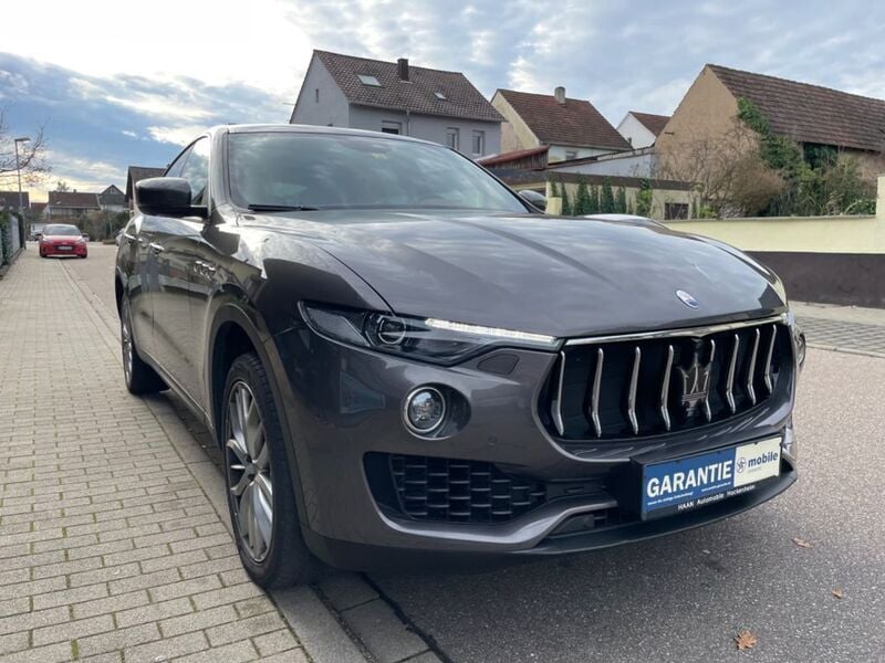 Grau Gebraucht 2018 Maserati Levante SUV | 31.999 € (Superpreis) - Bild 1/4