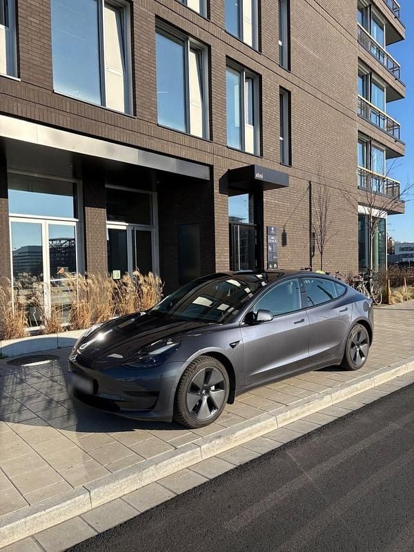 Second-hand Tesla Model 3 Standard Range 366 kW (498 CP) 2021 Gri Berlinǎ