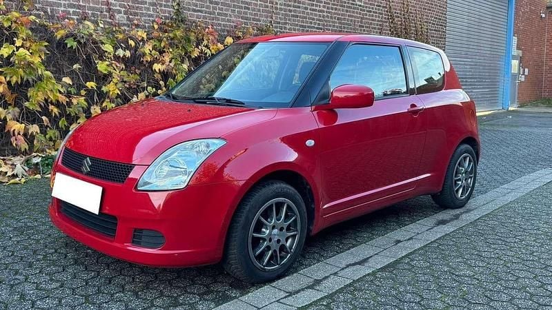 Rot Gebraucht 2005 Suzuki Swift Kleinwagen | 2.499 € (Fairer Preis) - Bild 1/4