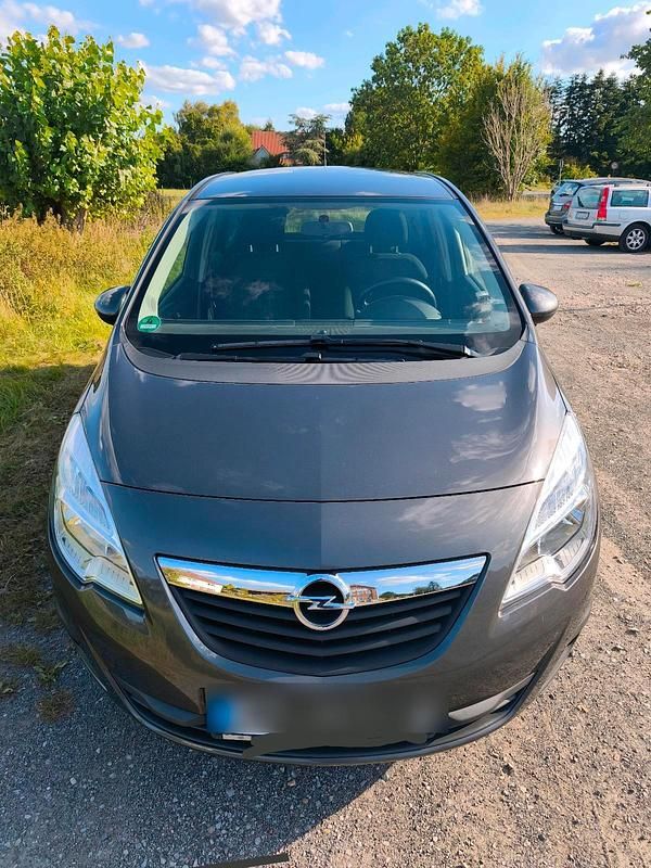 Grau Gebraucht 2011 Opel Meriva Van / Kleinbus | 3.900 € (Fairer Preis) - Bild 1/4