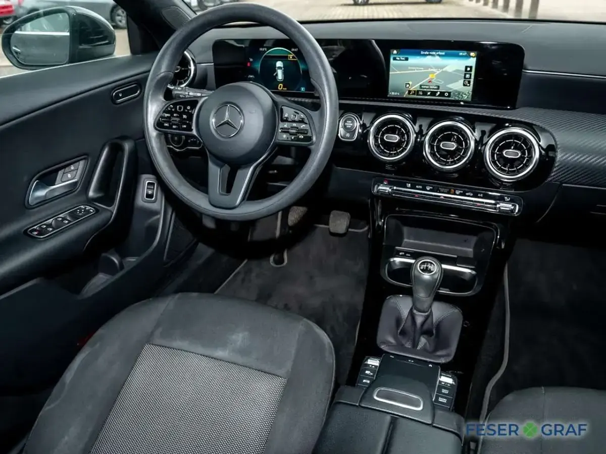 Gebraucht Mercedes CLA180 116 PS (85 kW) 2021 Schwarz Coupé