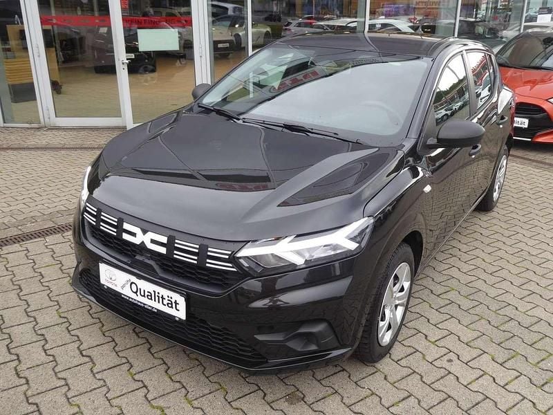 Schwarz Gebraucht 2024 Dacia Sandero Essentiel Kleinwagen | 13.590 € (Superpreis) - Bild 1/4