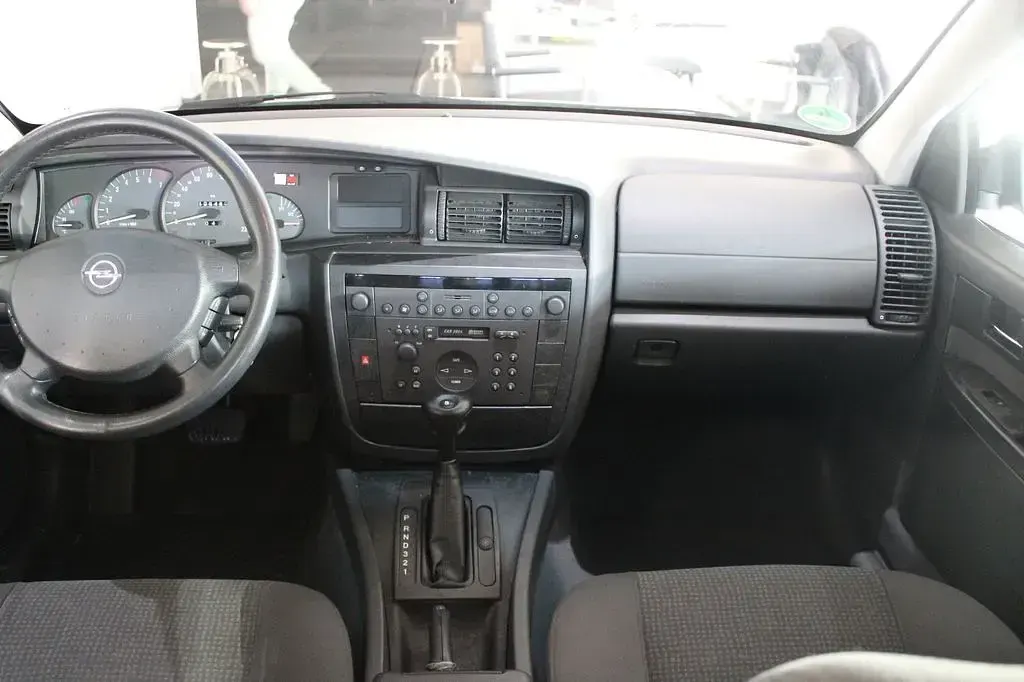 Gebraucht Opel Omega Selection 144 PS (105 kW) 2001 Weiß Limousine
