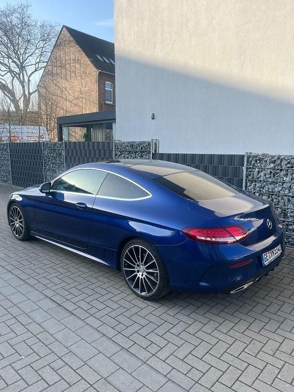 Gebraucht Mercedes C250 AMG line 211 PS (155 kW) 2016 Blau Coupé