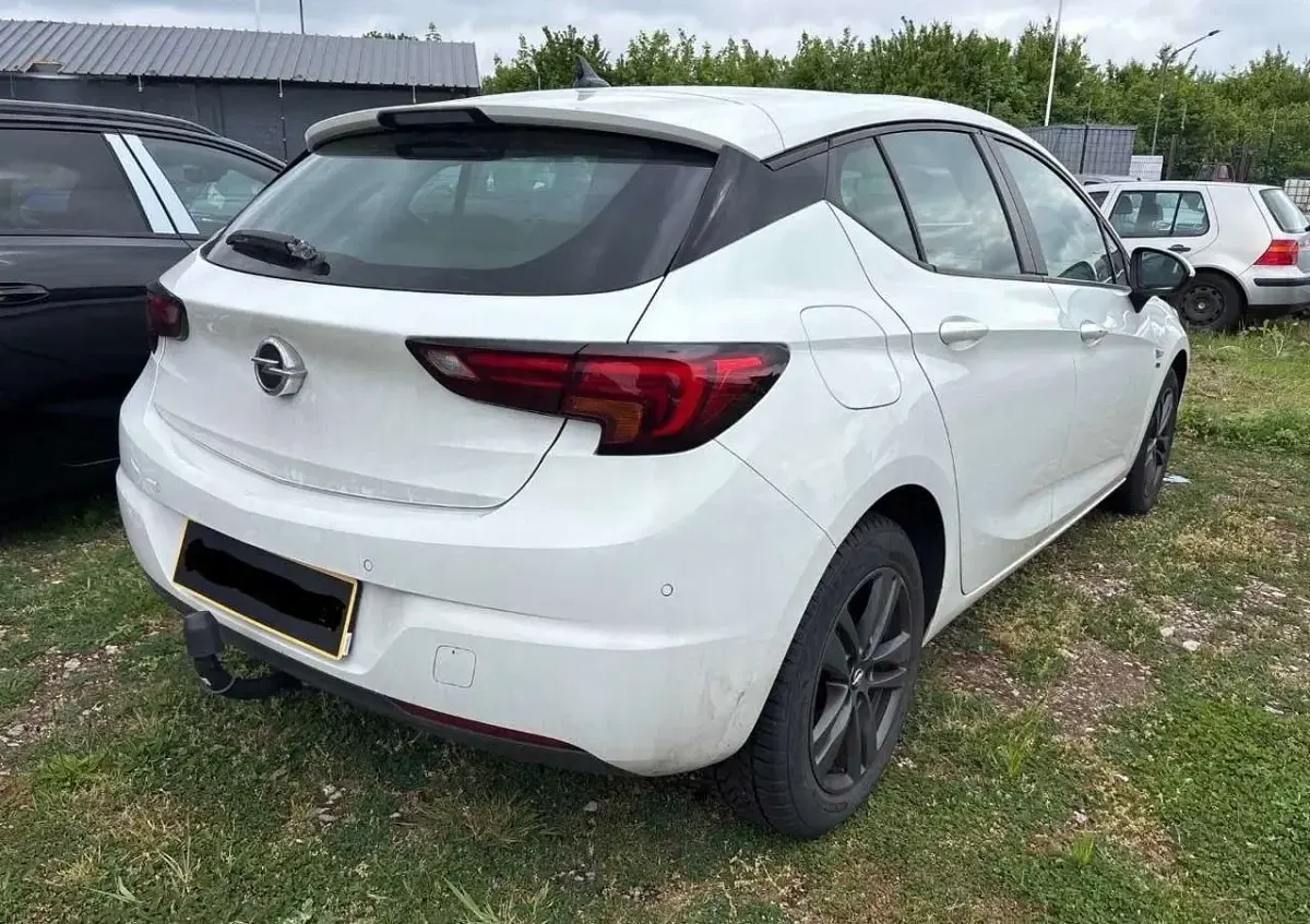 Gebraucht Opel Astra 136 PS (100 kW) 2019 Weiß Kombi