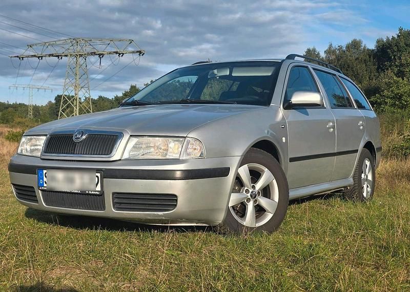 Silber Gebraucht 2002 Skoda Octavia Kombi | 1.600 € (Fairer Preis) - Bild 1/4