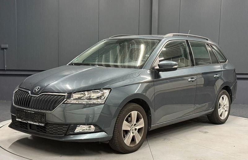 Quarzgrau metallic Gebraucht 2019 Skoda Fabia Style Kombi | 13.490 € (Fairer Preis) - Bild 1/4