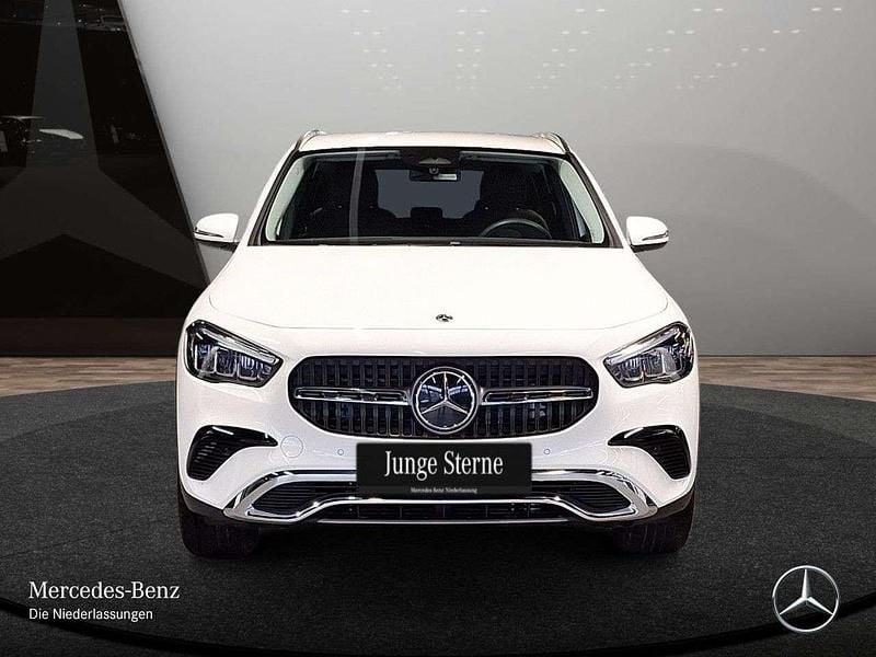 Gebraucht Mercedes GLA180 Progressive 136 PS (100 kW) 2025 Weiß SUV