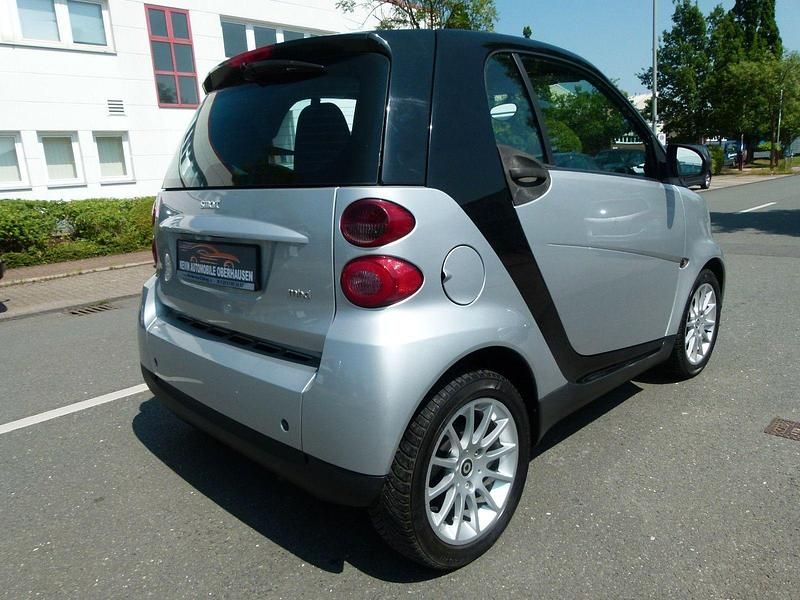 Gebraucht Smart ForTwo Coupé 61 PS (44 kW) 2010 Silber Coupé