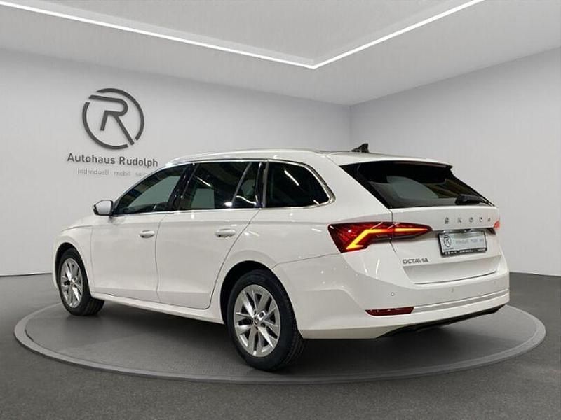 Gebraucht Skoda Octavia Style 116 PS (85 kW) 2023 Candy weiß Kombi
