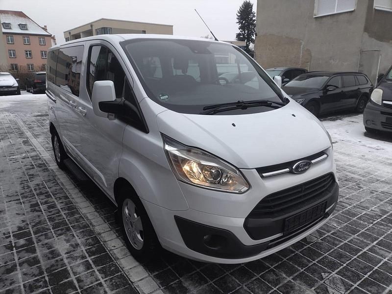 Gebraucht Ford Tourneo 170 PS (125 kW) 2017 Weiß Van / Kleinbus
