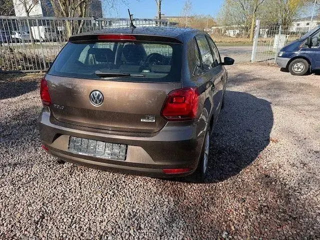 Gebraucht VW Polo Comfortline 90 PS (66 kW) 2016 Braun Kleinwagen