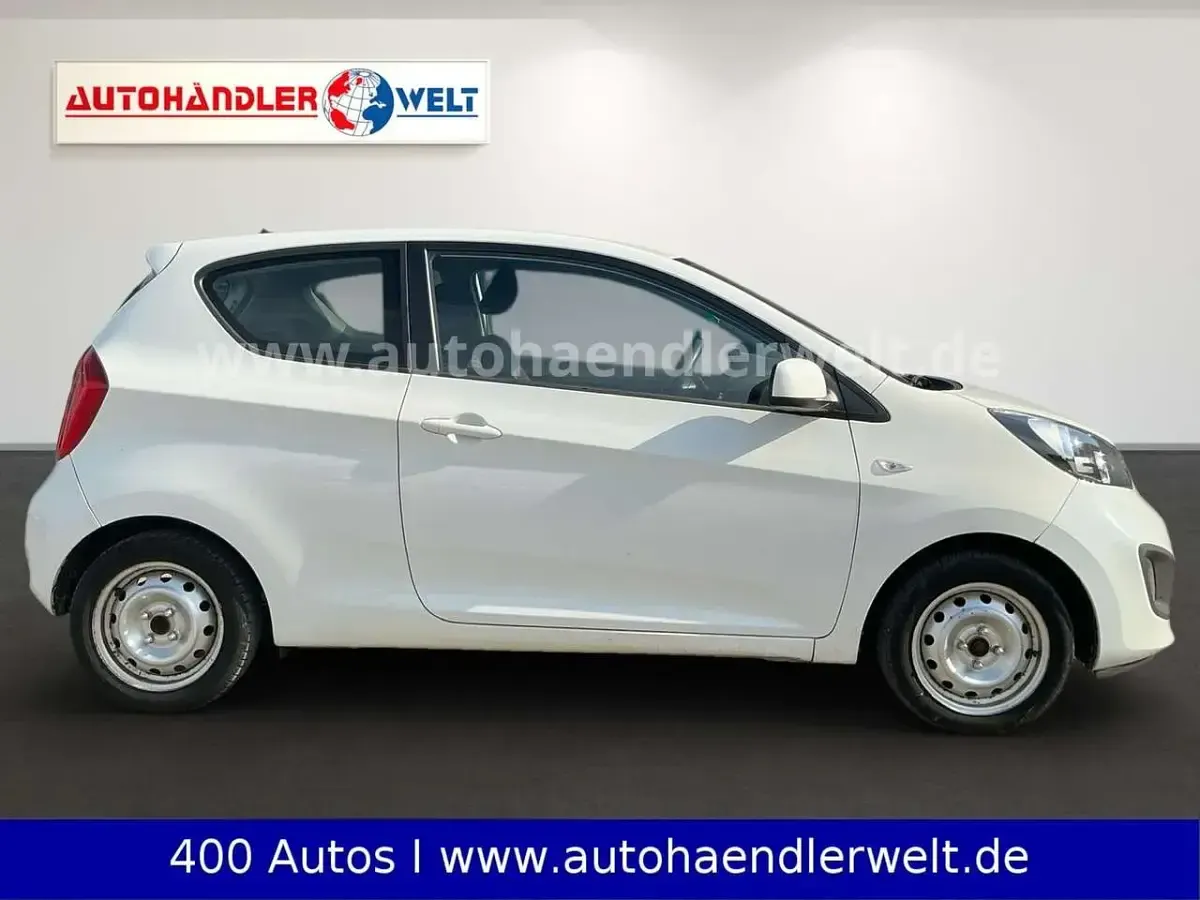Gebraucht Kia Picanto Attract 69 PS (50 kW) 2013 Weiss Kleinwagen