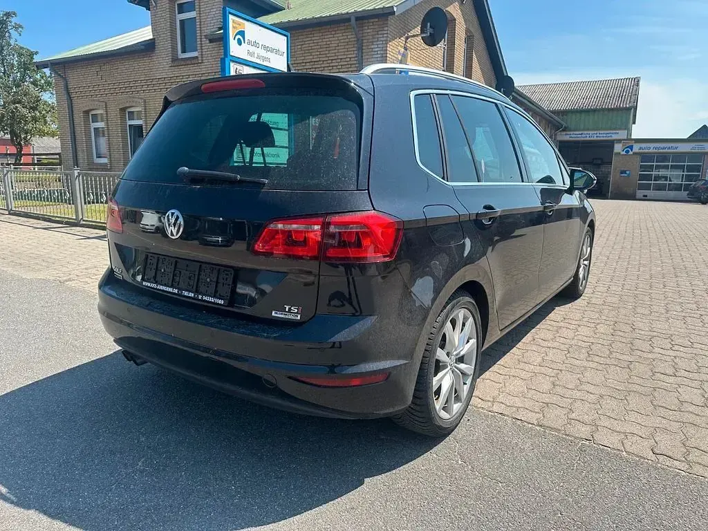 Gebraucht VW Golf Sportsvan Highline 125 PS (91 kW) 2017 Schwarz Van / Kleinbus