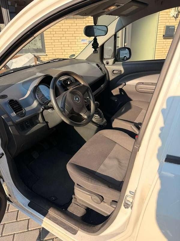Gebraucht Opel Agila 65 PS (47 kW) 2010 Weiß Kleinwagen