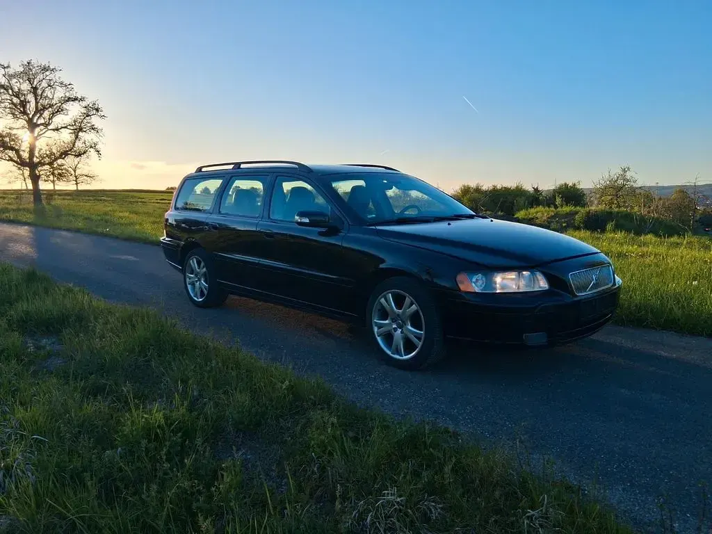 Używany Volvo V70 185 KM (136 kW) 2007 Czarny Kombi