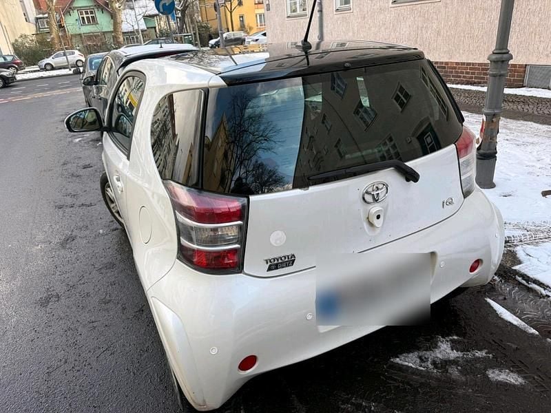 Gebraucht Toyota iQ 68 PS (50 kW) 2010 Weiß Kleinwagen