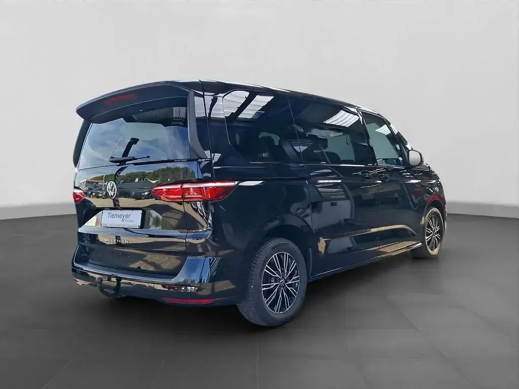 Gebraucht VW Multivan Basis 150 PS (110 kW) 2023 Schwarz Van / Kleinbus