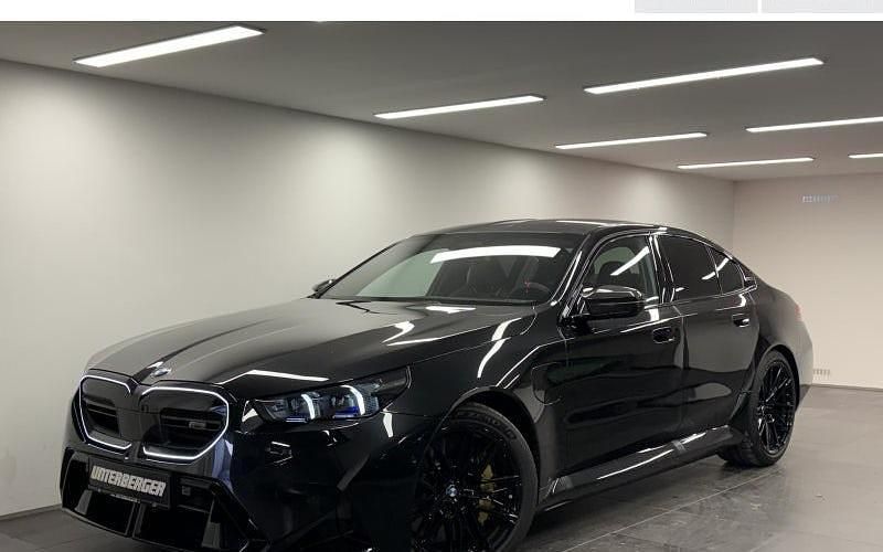 Schwarz Neu 2025 BMW M5 Limousine | 154.400 € - Bild 1/4