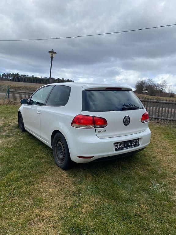 Gebraucht VW Golf VI Style 86 PS (63 kW) 2011 Weiß Kleinwagen