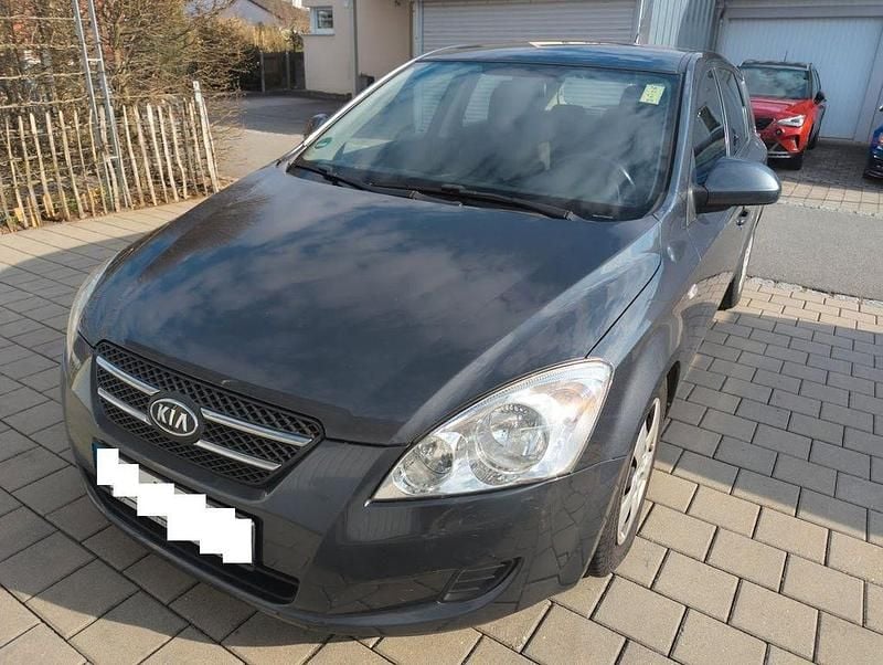 Gebraucht Kia Ceed LX 109 PS (80 kW) 2009 Grau Kleinwagen