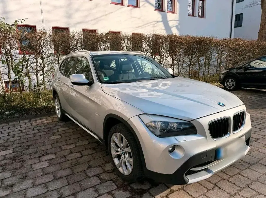 Gebraucht BMW X1 143 PS (105 kW) 2012 Grau SUV