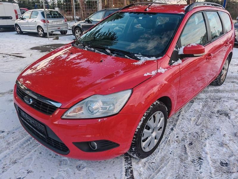 Gebraucht Ford Focus Style 110 PS (80 kW) 2010 Rot Limousine