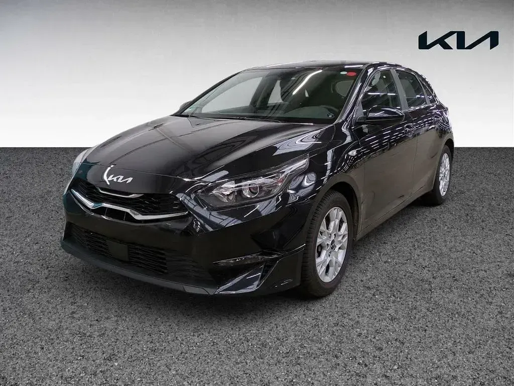 Second-hand Kia Ceed Vision 140 CP (102 kW) 2025 Negru Hatchback