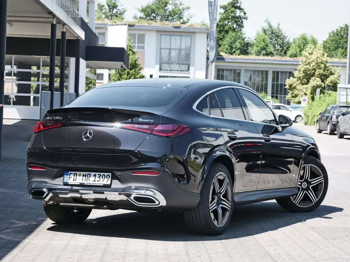 Gebraucht Mercedes GLC220 Edition 197 PS (144 kW) 2026 Metalliclack obsidianschwarz m SUV