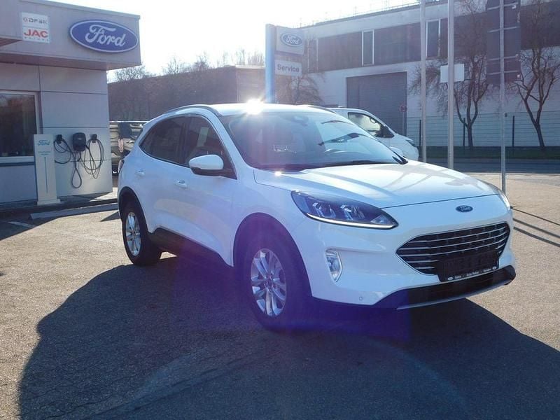 Gebraucht Ford Kuga Titanium 120 PS (88 kW) 2022 Weiß SUV
