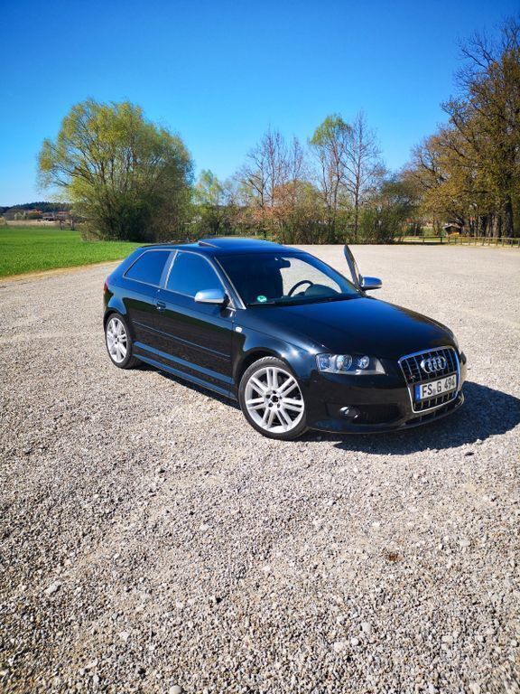Schwarz Gebraucht 2008 Audi S3 Sport Limousine | 9.950 € (Guter Preis) - Bild 1/4