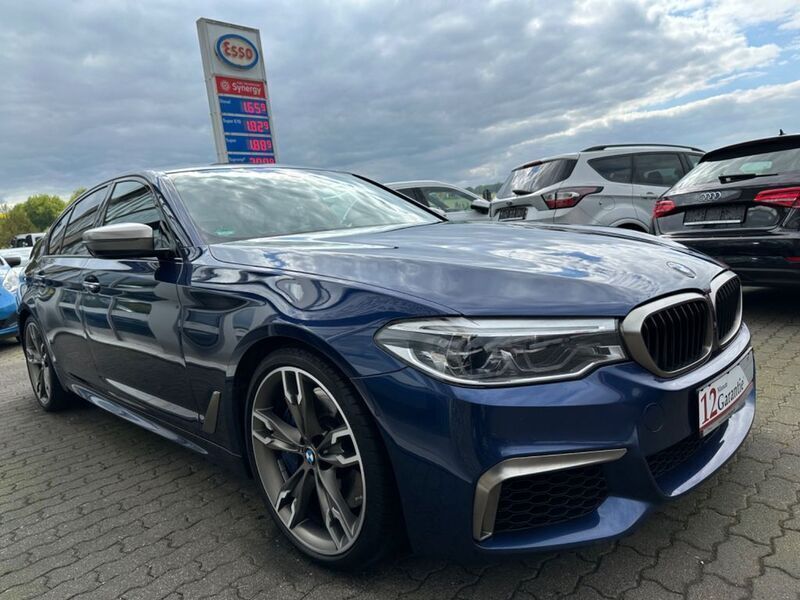 Blau Gebraucht 2018 BMW M550 Performance Limousine | 35.999 € (Teuer) - Bild 1/4