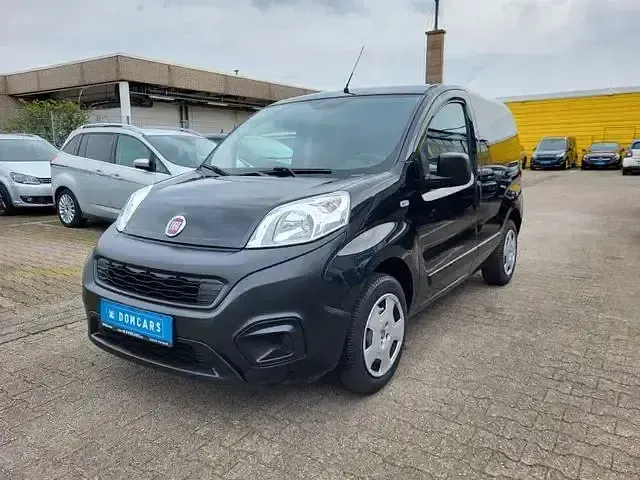 Gebraucht Fiat Fiorino Basis 78 PS (57 kW) 2016 Schwarz Van / Kleinbus