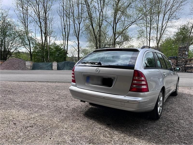 Gebraucht Mercedes C180 143 PS (105 kW) 2007 Grau Kombi