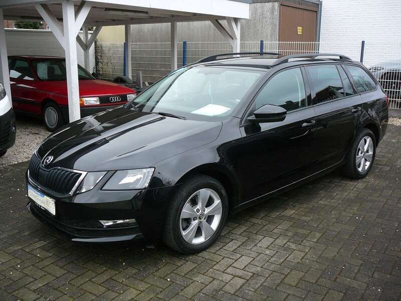 Schwarzmagic perleffekt Gebraucht 2020 Skoda Octavia Kombi | 15.950 € (Guter Preis) - Bild 1/4