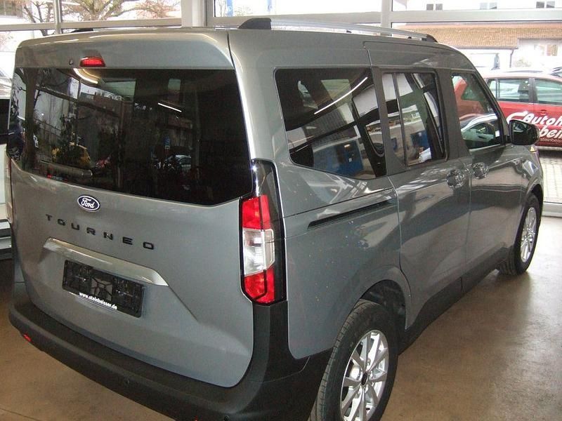 Neu Ford Courier 125 PS (91 kW) 2025 Silber Van / Kleinbus