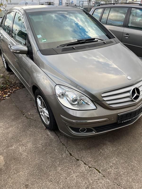 Gold Gebraucht 2006 Mercedes B200 Van / Kleinbus | 1.890 € (Superpreis) - Bild 1/4