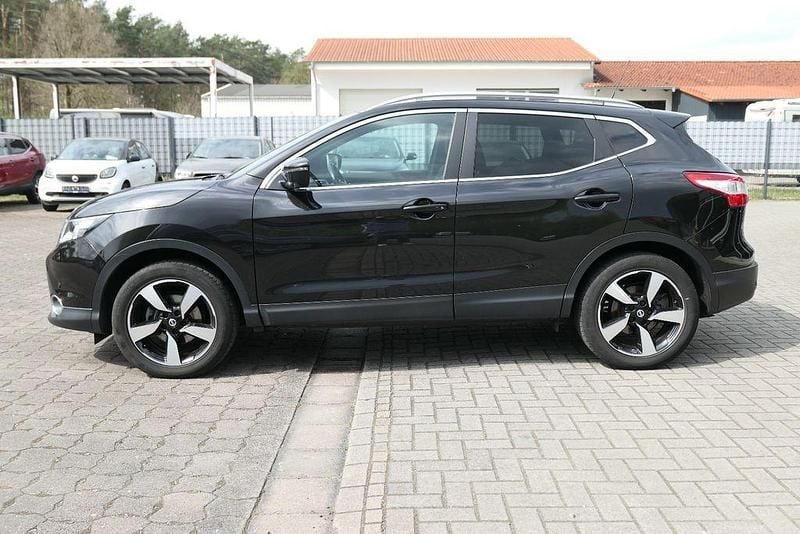Gebraucht Nissan Qashqai N-Vision 116 PS (85 kW) 2017 Schwarz SUV