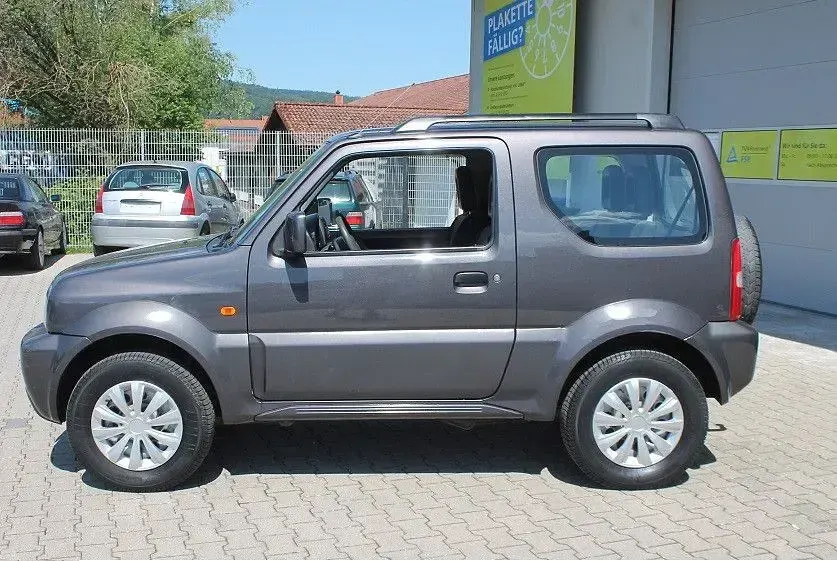 Używany Suzuki Jimny 86 KM (63 kW) 2009 Szary SUV