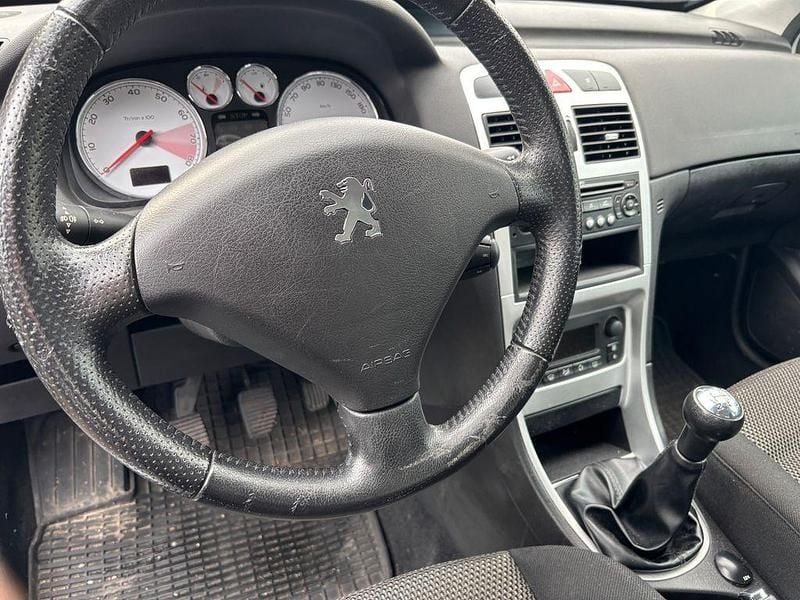 Gebraucht Peugeot 307 Filou 109 PS (80 kW) 2007 Silber Limousine