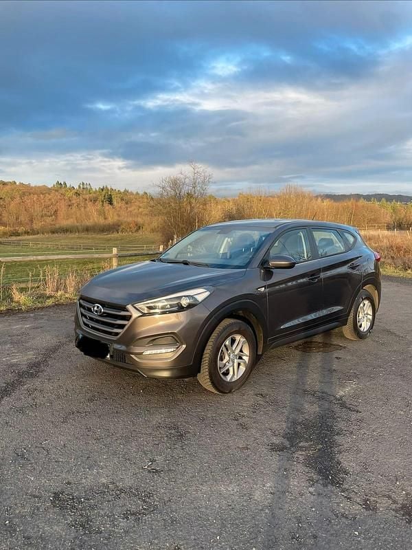 Gebraucht Hyundai Tucson 116 PS (85 kW) 2015 Braun SUV
