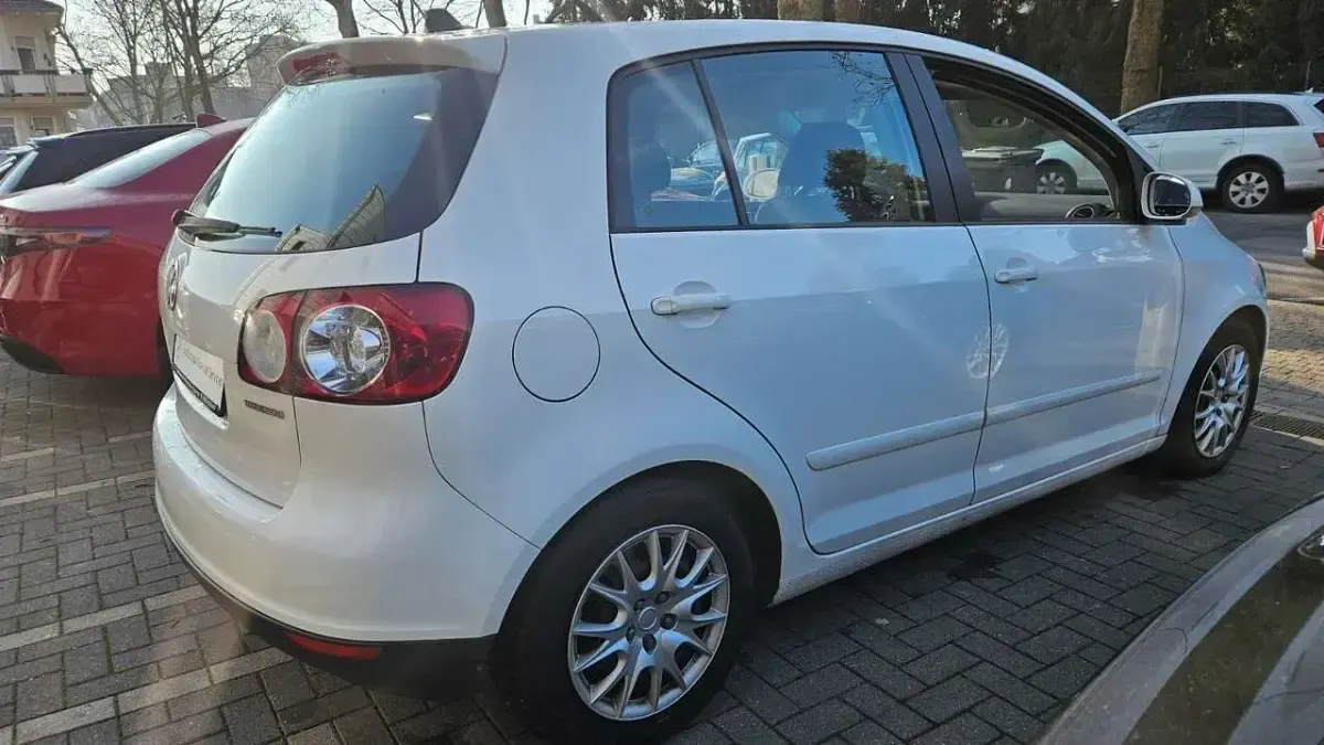 Gebraucht VW Golf Plus Cross Comfortline 105 PS (77 kW) 2008 Candyweiss Limousine