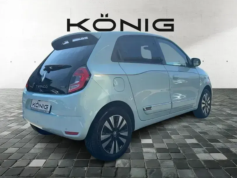 Second-hand Renault Twingo Techno 60 kW (82 CP) 2023 Albastru Hatchback