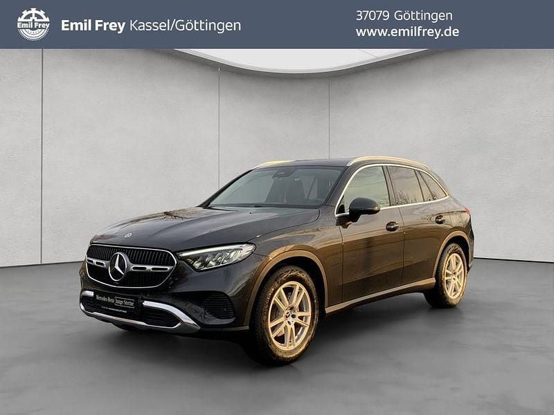 Graphitgrau metallic Gebraucht 2025 Mercedes GLC220 Advanced Plus SUV | 52.910 € (Guter Preis) - Bild 1/4