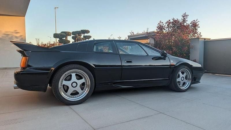 Używany Lotus Esprit 268 KM (197 kW) 1998 Czarny Coupe