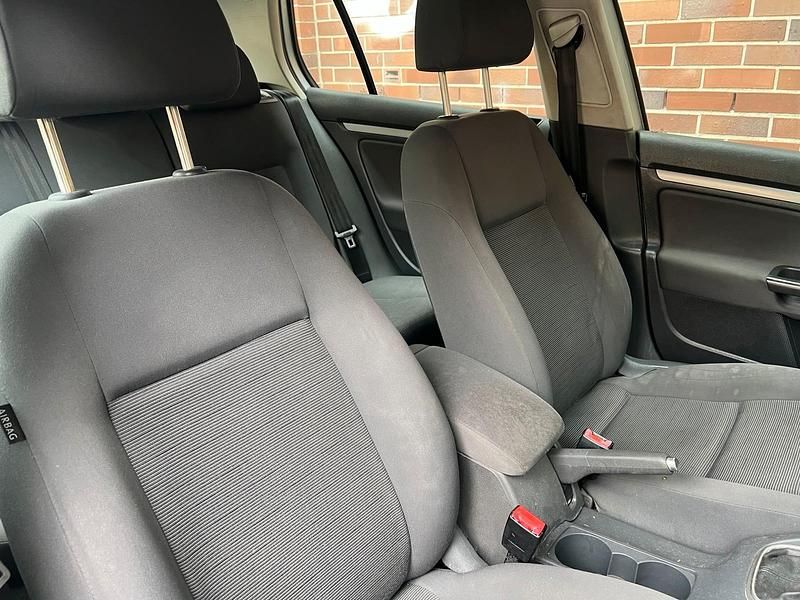 Silber Gebraucht 2005 VW Golf V Kombi | 1.100 € (Superpreis) - Bild 1/4