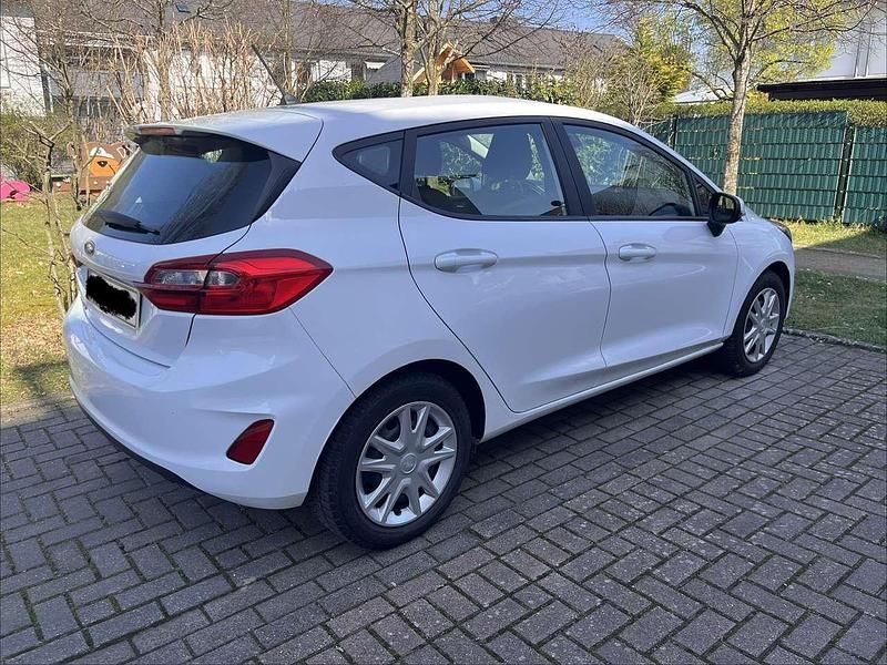 Gebraucht Ford Fiesta Trend 71 PS (52 kW) 2017 Weiß Kleinwagen