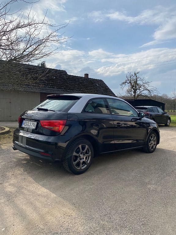 Gebraucht Audi A1 Design 95 PS (69 kW) 2016 Schwarz Kleinwagen