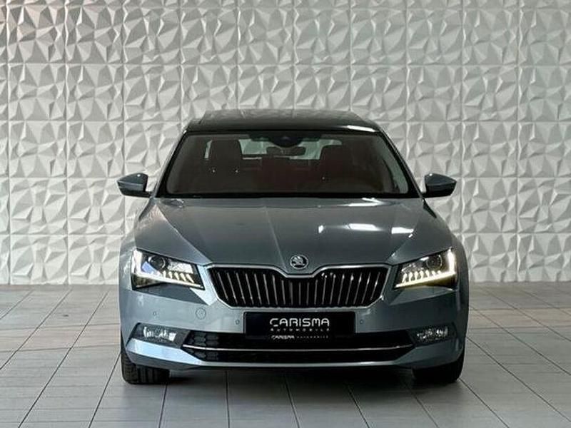 Gebraucht Skoda Superb Style 150 PS (110 kW) 2015 Grau Limousine